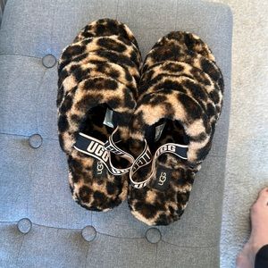 brand new sherpa UGG slides